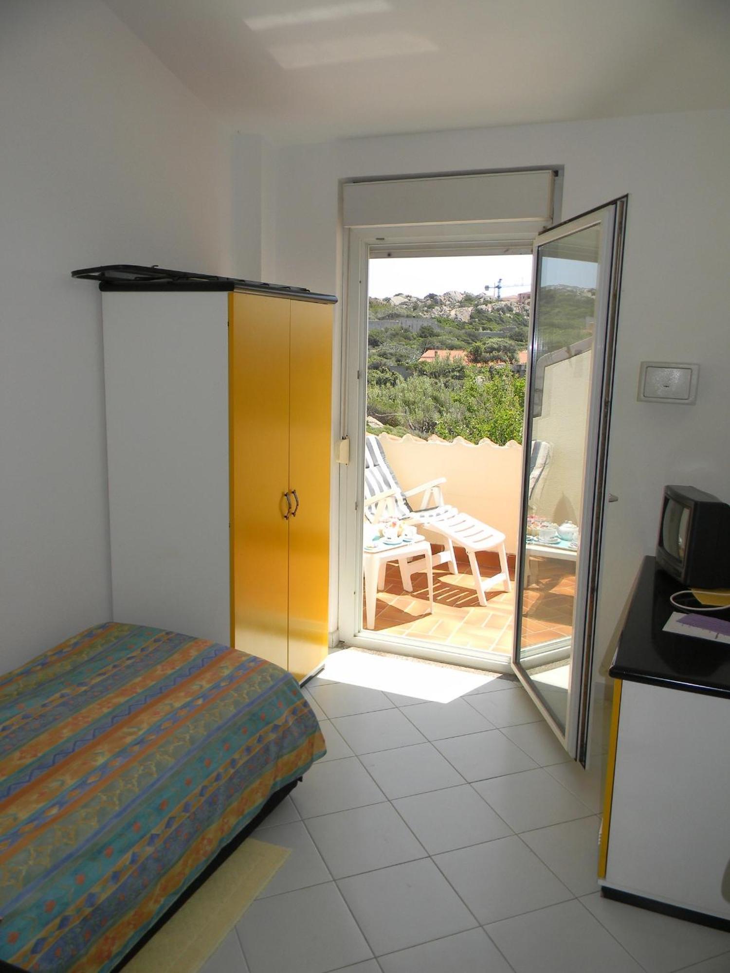 Hotel Nido D'Aquila La Maddalena  Buitenkant foto