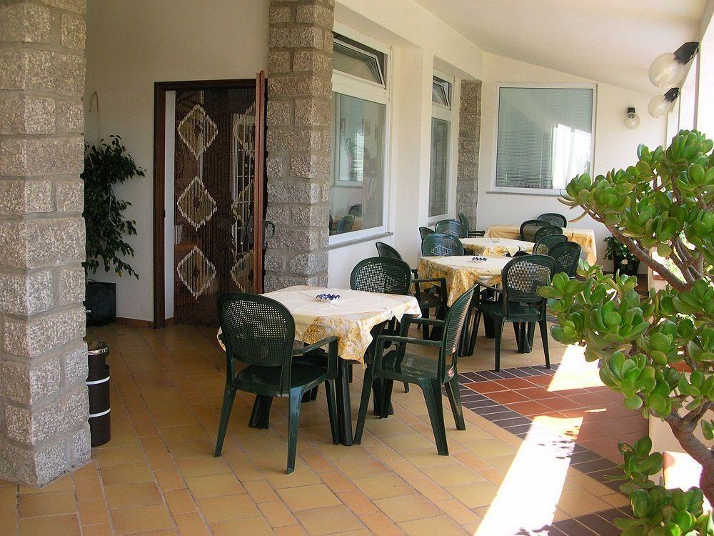 Hotel Nido D'Aquila La Maddalena  Buitenkant foto