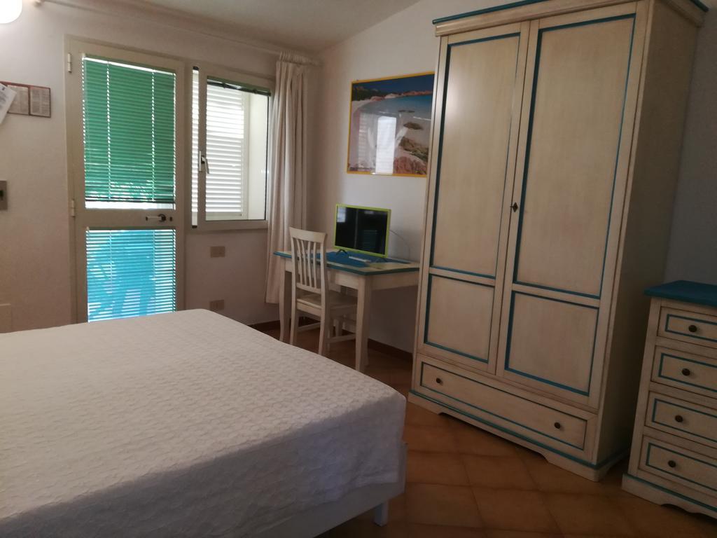 Hotel Nido D'Aquila La Maddalena  Buitenkant foto
