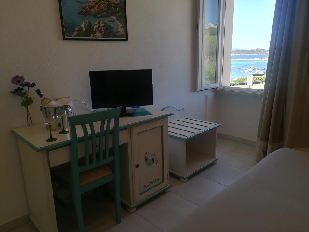 Hotel Nido D'Aquila La Maddalena  Buitenkant foto