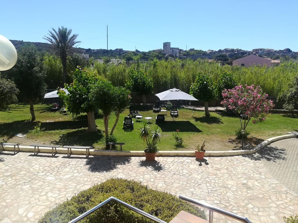 Hotel Nido D'Aquila La Maddalena  Buitenkant foto