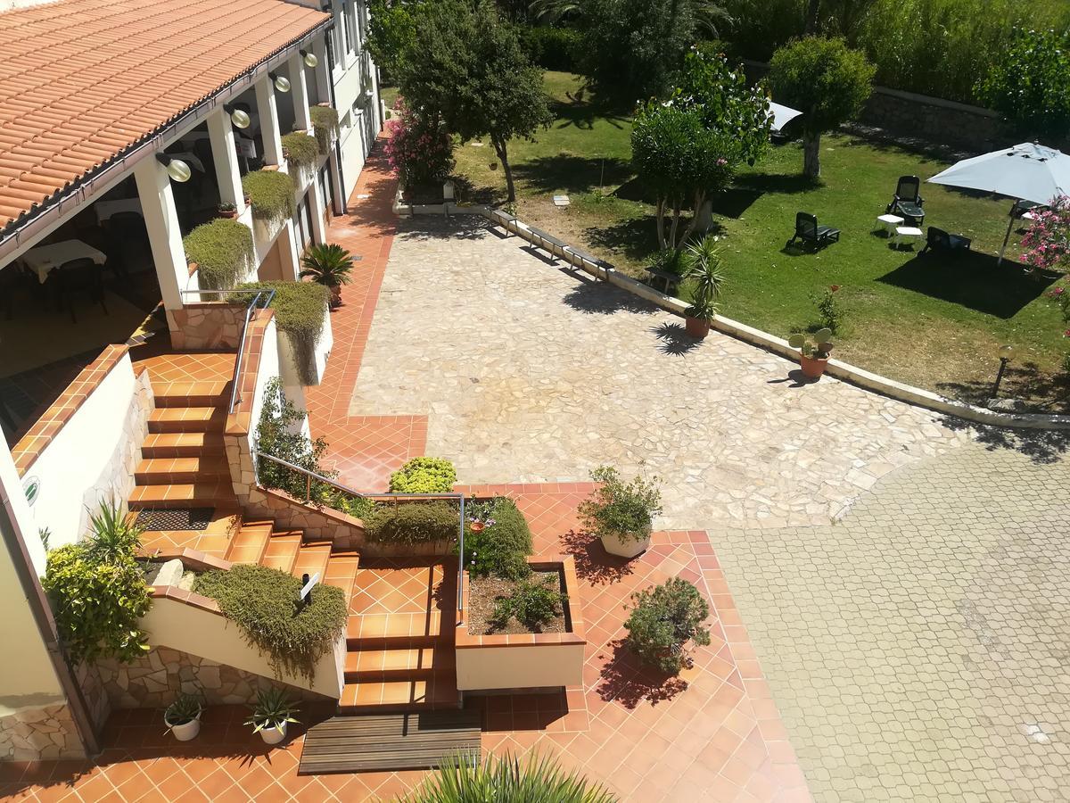 Hotel Nido D'Aquila La Maddalena  Buitenkant foto