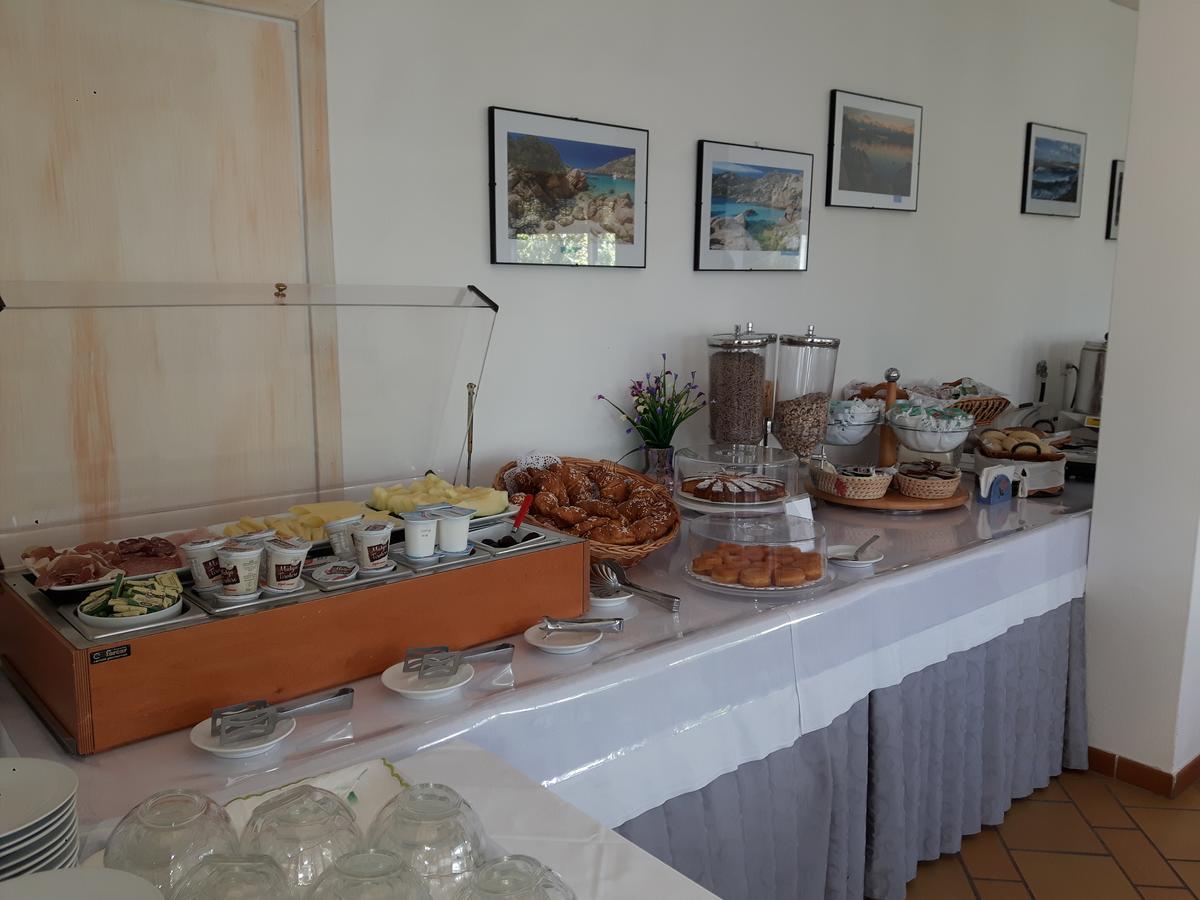 Hotel Nido D'Aquila La Maddalena  Buitenkant foto