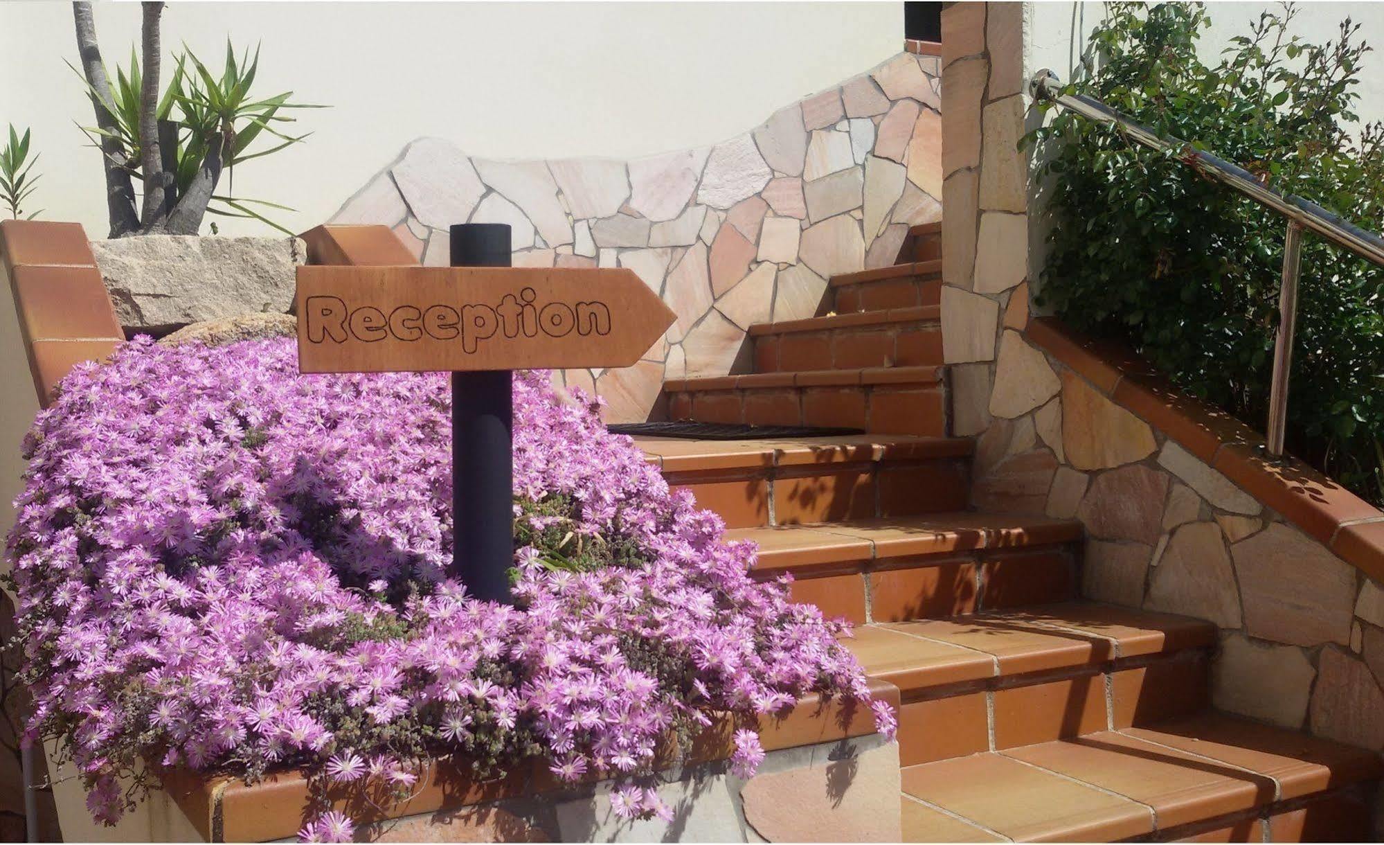 Hotel Nido D'Aquila La Maddalena  Buitenkant foto
